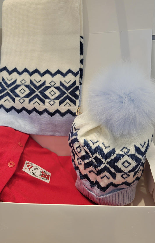 Set bleu écharpe et bonnet avec pyjama de Noël