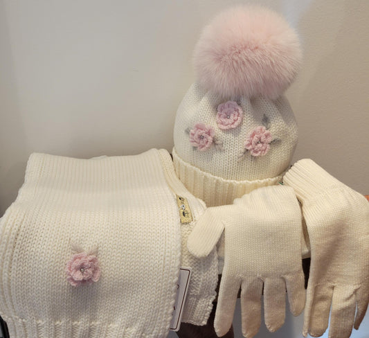 Set blanc bonnet, écharpe et gants