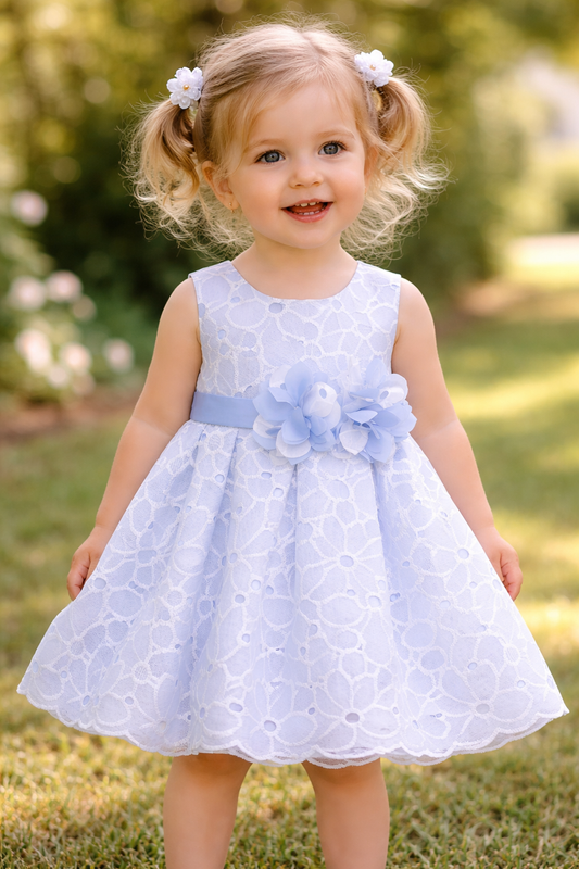 Robe bleu avec ceinture fleurie