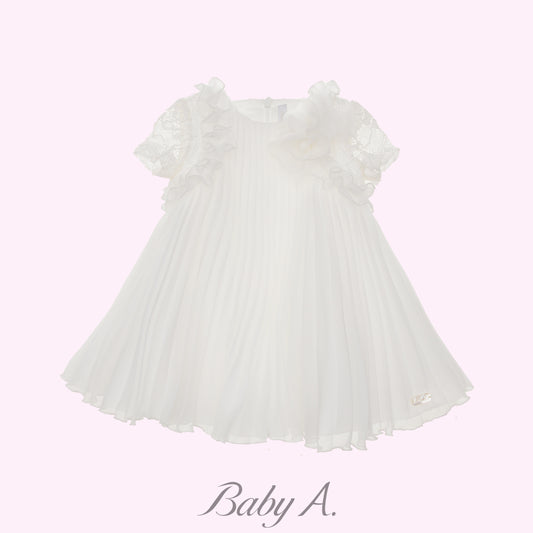 Robe avec manches en dentelle