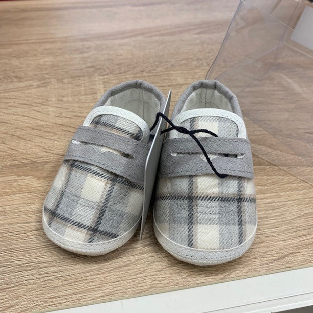 Chaussures grises quadrillées