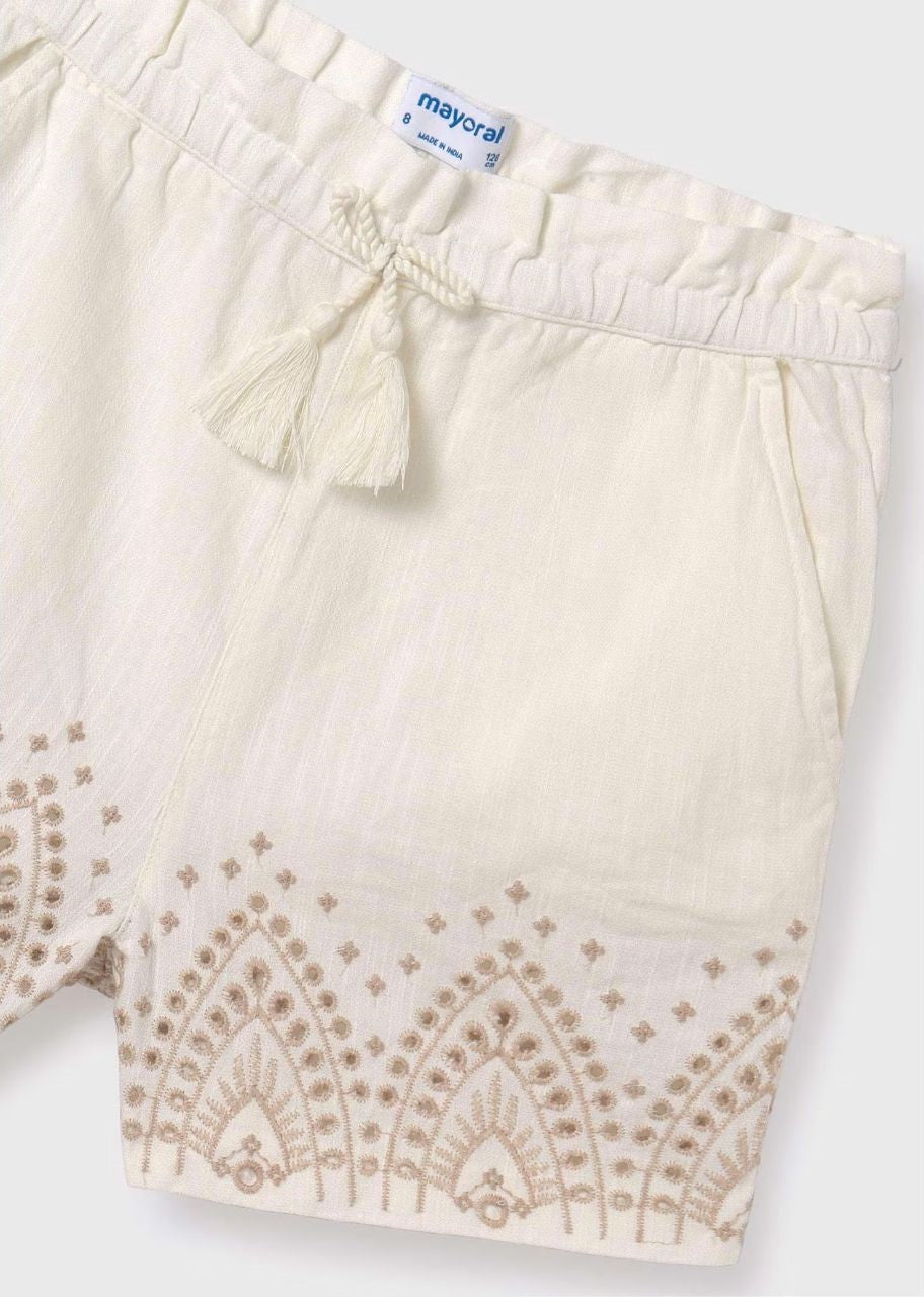 Short brodé